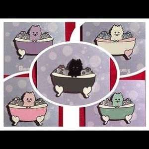 Pomeranian in Bubble Bath Enamel Pins